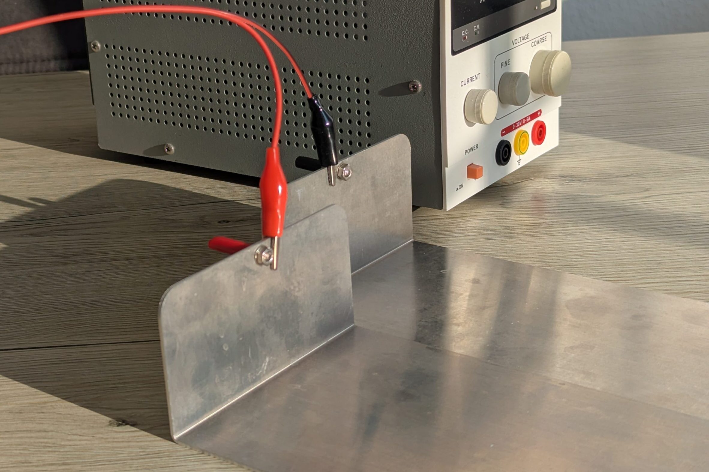 Traditionelle Leitungswasser-Iontophorese mit Metall-Elektroden